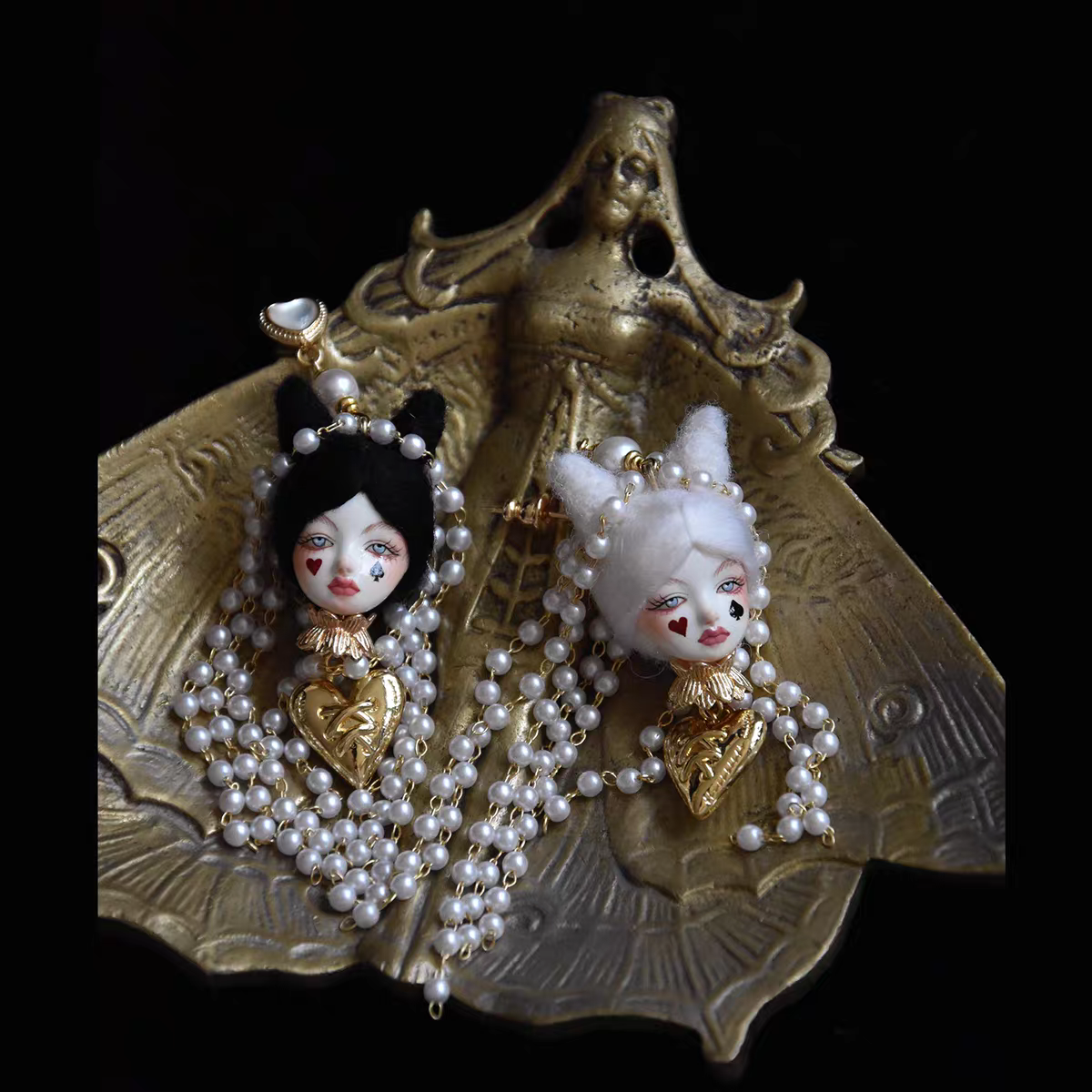 Handcraft Poker Face Alice Earrings