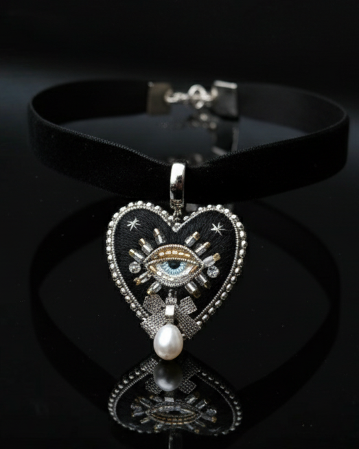 Black Heart Necklace / Choker