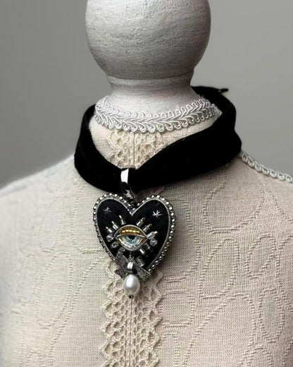 Black Heart Necklace / Choker
