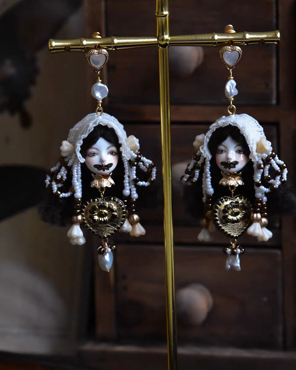 Handcraft Black Silent Lolita Earrings